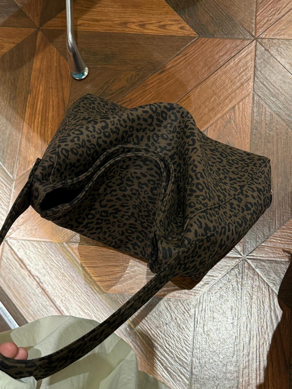 Bolso con estampado de leopardo para mujer de gran capacidad 2025 nuevo otoño e invierno bolso de compras de un solo hombro de lona salvaje