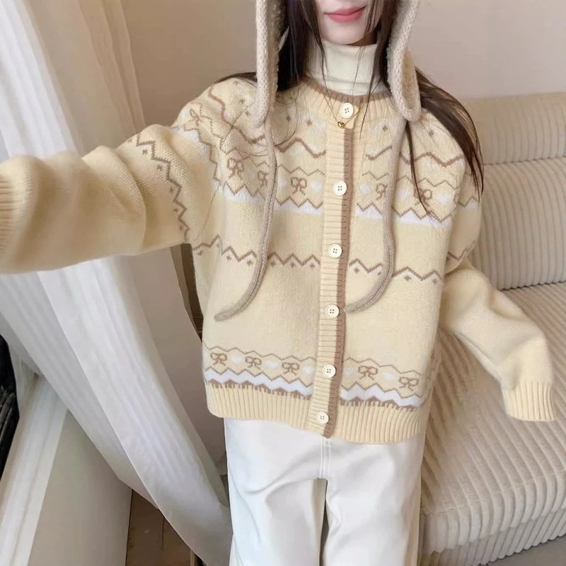 Creamy yellow Fair Isle jacquard sweater for women, new autumn and winter style, with a relaxed, soft, sweet, and loose fit, round-neck knitted cardigan