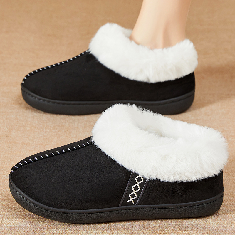 Nuevas botas de algodón, calzado femenino transfronterizo, botas de nieve con forro polar y suela gruesa, botines cortos de moda, botas cálidas de poliuretano y algodón al por mayor.