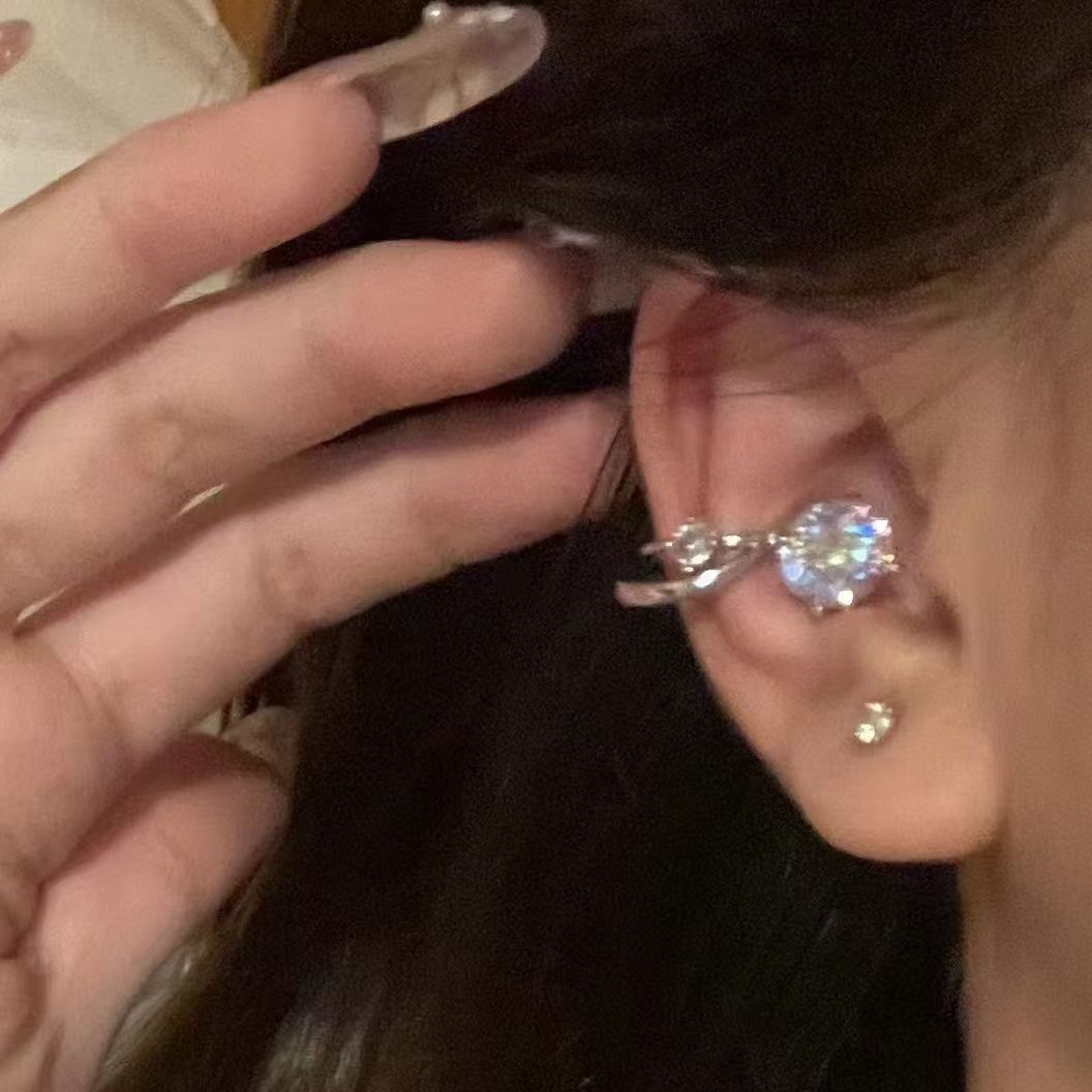 Lámpara pequeña ~ ultra-parpadeante zircón auricular clips nuevo nicho coreano diseño único viento frío universal indolor clips