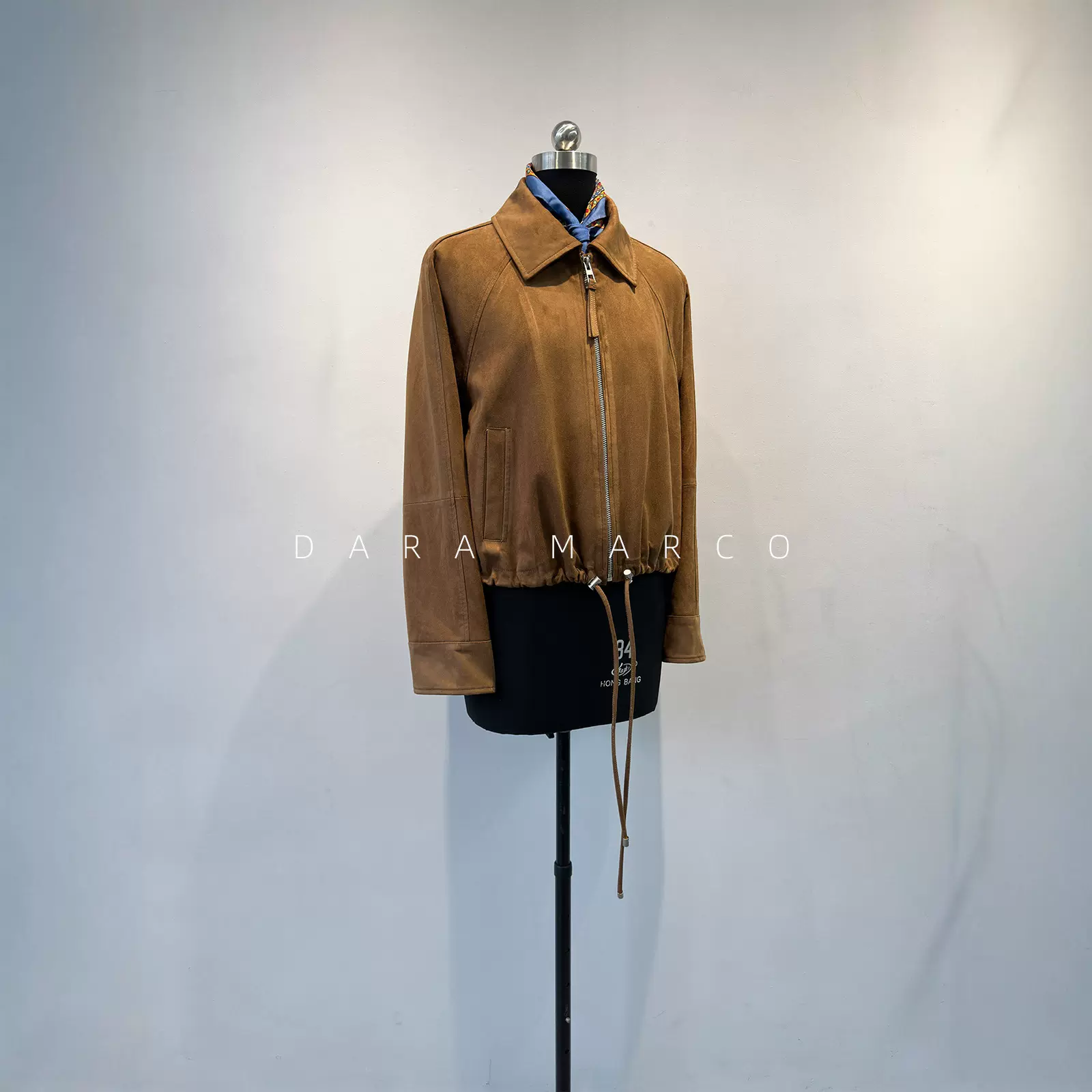 Lo*we麂皮绒短款外套~复古沙砾色翻毛皮夹克女25秋冬高JI质感百搭