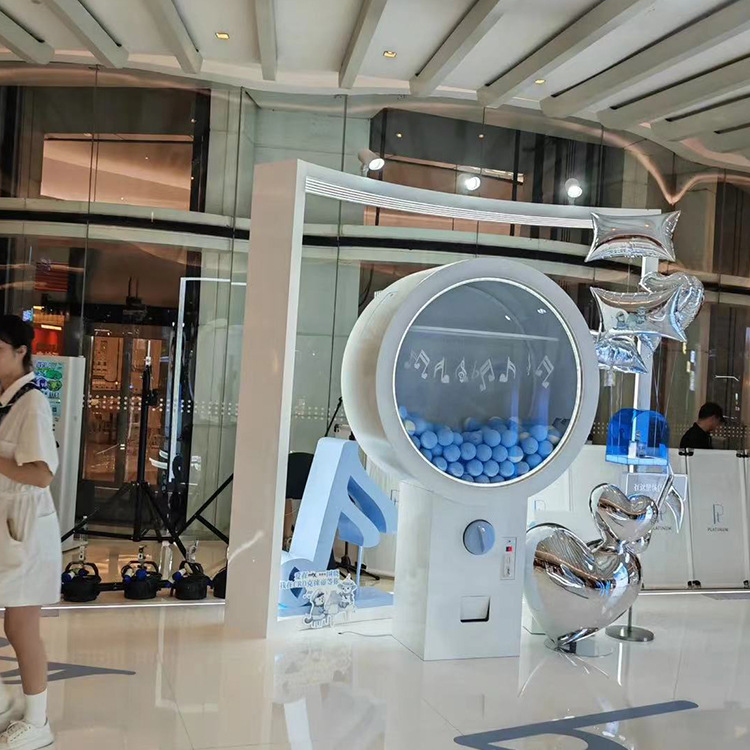 Máquina de gashapon de celebridades de Internet nueva máquina de regalo de cápsulas de código de escaneo de monedas comerciales máquina de bolas de accesorios de drenaje de eventos de centros comerciales a gran escala