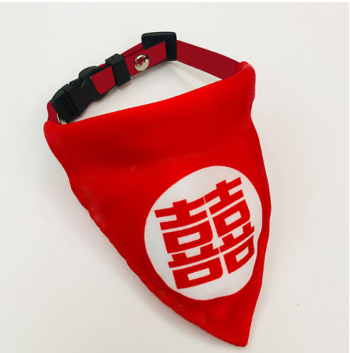 Venta al por mayor toalla triángulo mascota Golden Retriever Corgi cubo francés peluche saliva toalla boda perro gato bufanda festiva