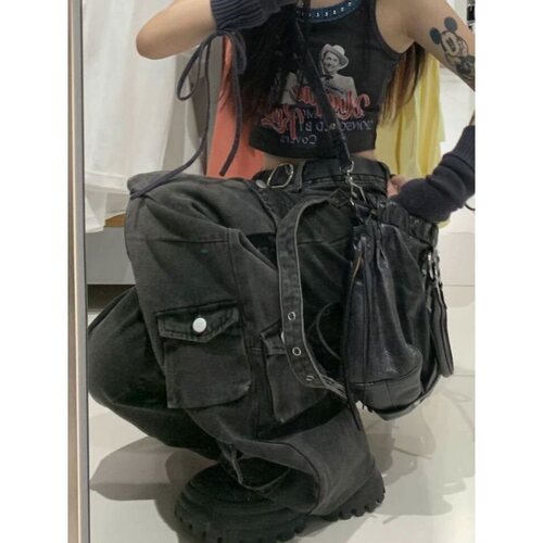 Plus-size American-style washed workwear denim jeans for women: trendy Chinese-inspired design, multi-pocket detailing, and a stylish, roomy, straight-leg, wide-leg long pant.