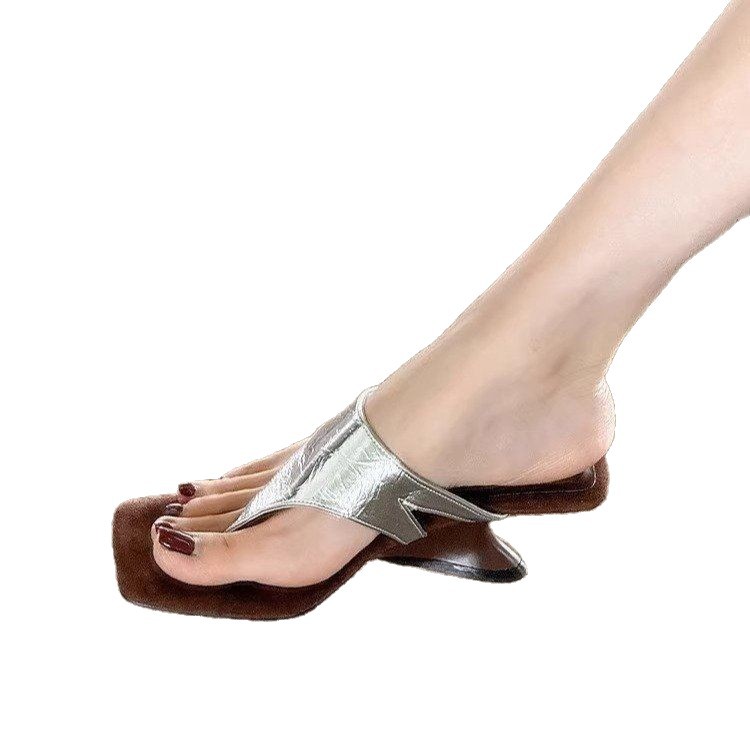 Retro francés 2026 regañadientes zapatillas de dedos desnudos para mujeres en verano usar nuevas zapatillas de cabeza cuadrada
