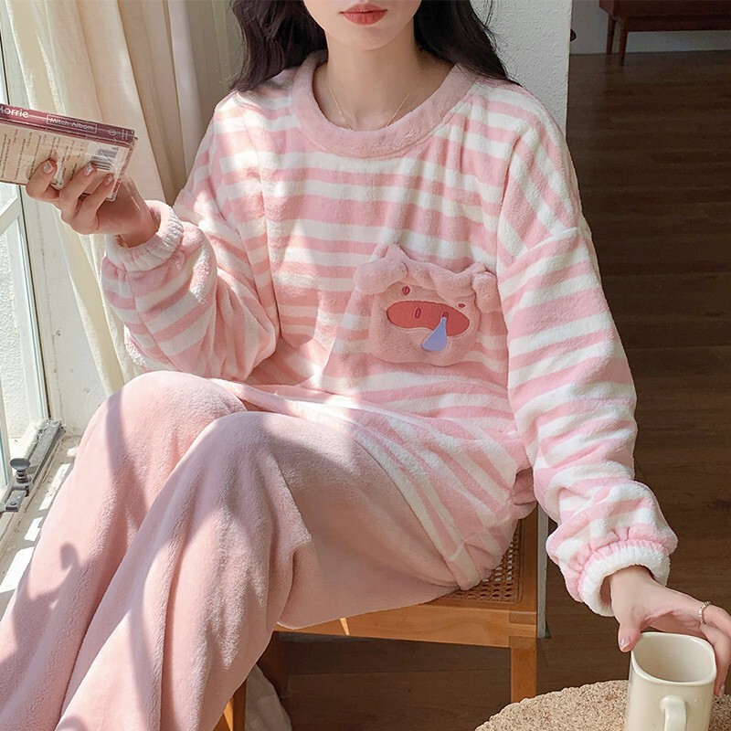Autumn and Winter Ins Round Neck Cartoon Sweet Snot Pig Pajamas Women's Flannel Thickeneded Warm Student Home Wear Set Autumn and Winter Ins Round Neck Cartoon Sweet Snot Pig Pajamas Women's Flannel Thickeneded Warm Student Home Wear Set
