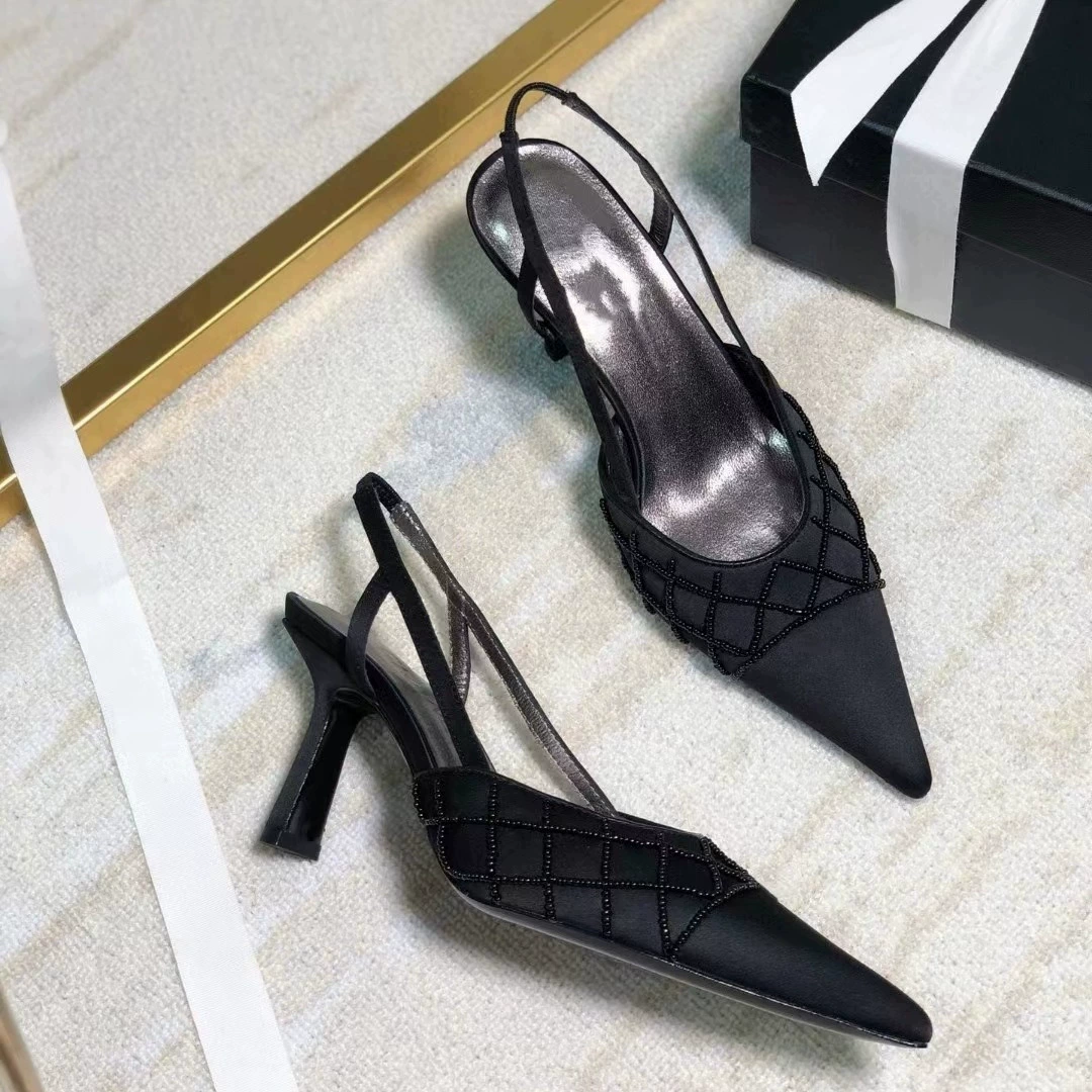 Высокая версия знаменитого стиля Xiaoxiang с бусами, pointed toe, французские высокие каблуки 2025 новый шелковый стиль луковики сандалии супер каблуки