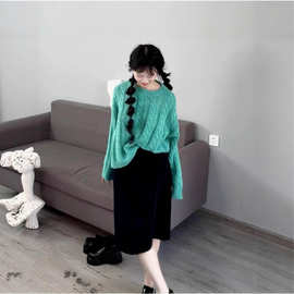 慵懒高级感绿色麻花毛衣女秋冬季2025新款韩系宽松针织衫套头上衣