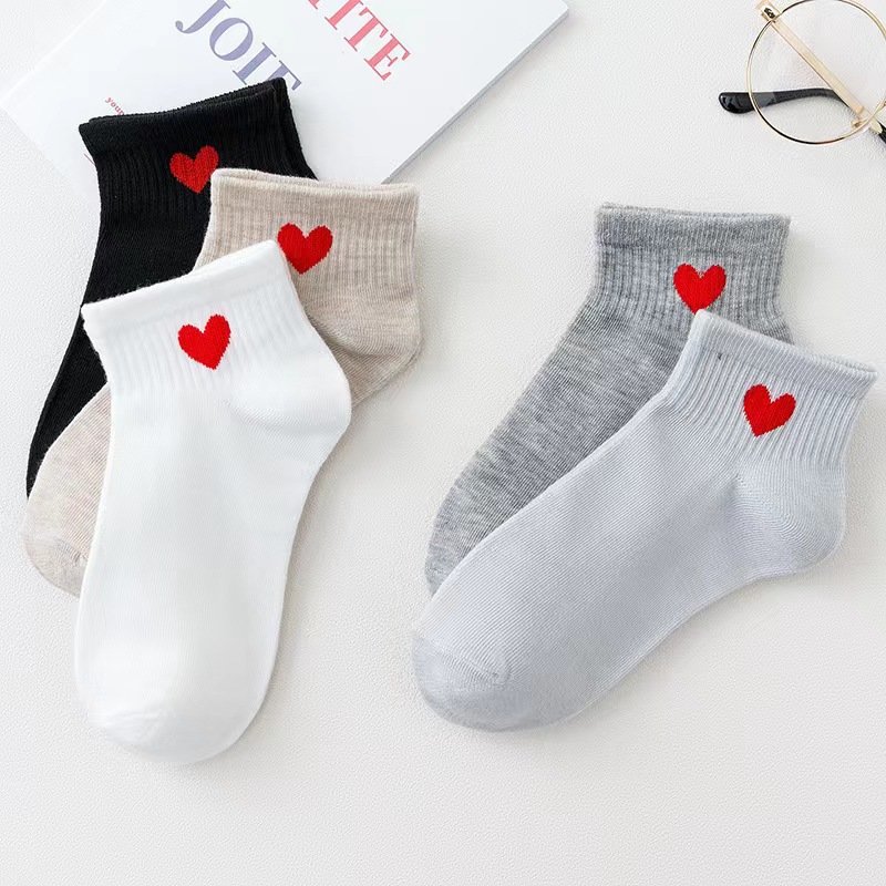 Calcetines cortos para mujer, calcetines invisibles finos y bonitos de corte bajo para verano, estilo japonés con corazones, calcetines deportivos blancos para mujer, mezcla de poliéster y algodón.