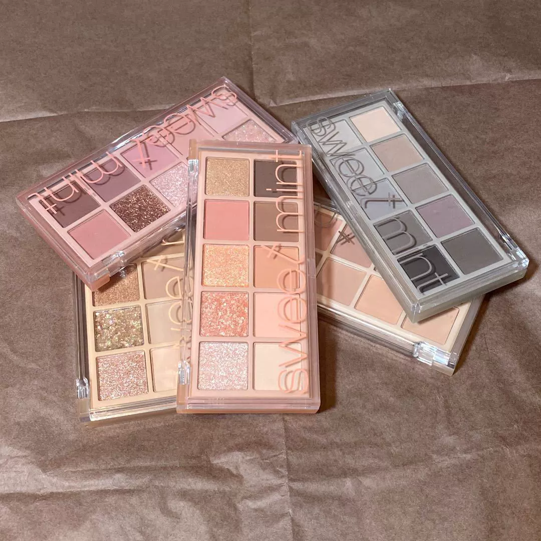 Eyeshadow Palette (sweet mint) 10 Colors — Matte & Shimmer Shades, Compact Travel Size