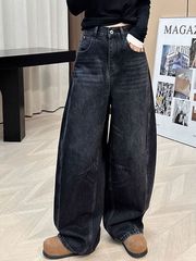 黒の韓国版の曲がりくねったナイフのジーパンの女性は復古します。