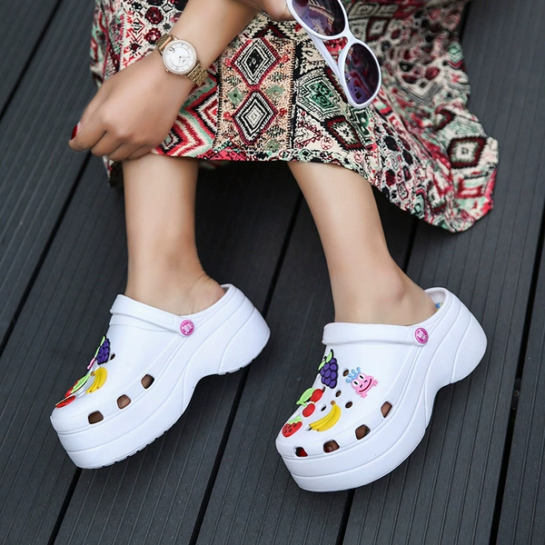 A18033 white