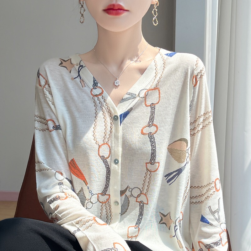 New Fashionable V Neck Long-Sleeved Knitwear for Women, Loose Slimming Look Versatile Top, Worsted Wool New Printed Cardigan