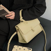 Retro one-shoulder bag, capacious purse