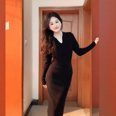 【现货】高级感软糯针织连衣裙女秋冬气质收腰显瘦长款内搭毛衣裙