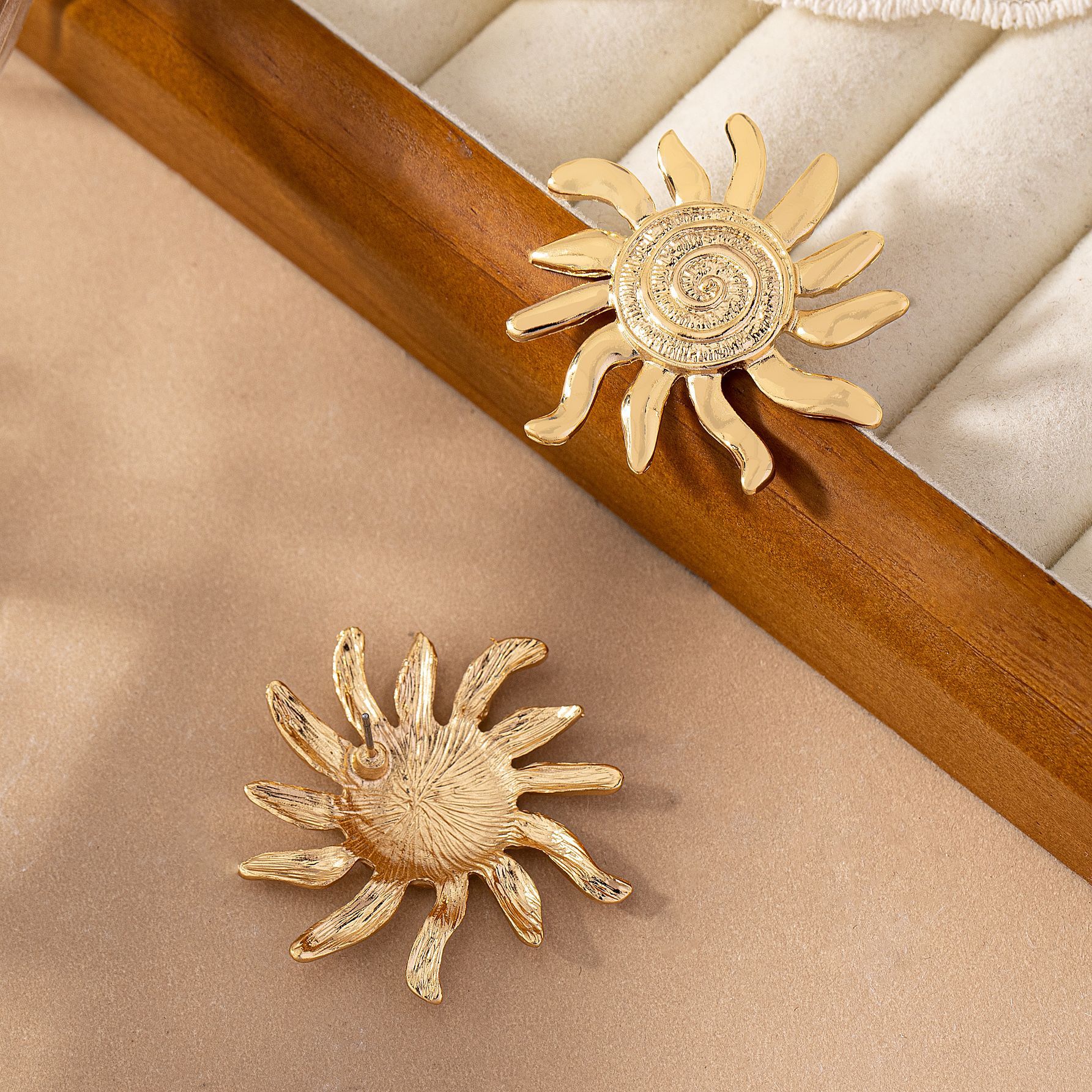Sun Pattern Women's Gender 1 Pair Elegant Sun Alloy Metal Women's Ear Studs