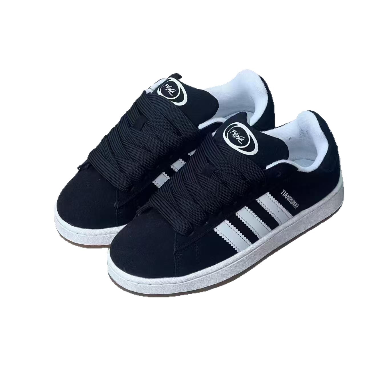 2026 primavera y otoño nuevas zapatillas deportivas con suela gruesa aumentando la altura de los zapatos de skate de pan versátil para mujeres estilo de puerto coreano zapatos de skate casuales
