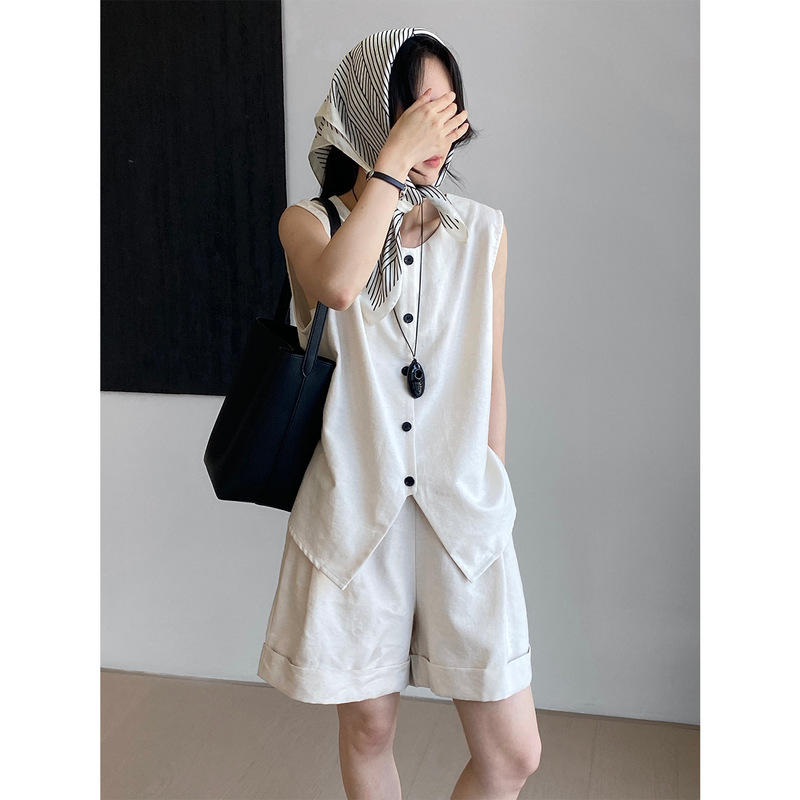 That's the Old Money Style Cotton and Linen Suit ~ Commuting Style Sleeveless Vest Top + Wide-Leg Shorts Two-Piece Set 6115