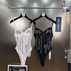 柚子mm2025年夏極簡刺繍アルファベット復古風レース透かし彫りスリムノースリーブ弾力ストラップ