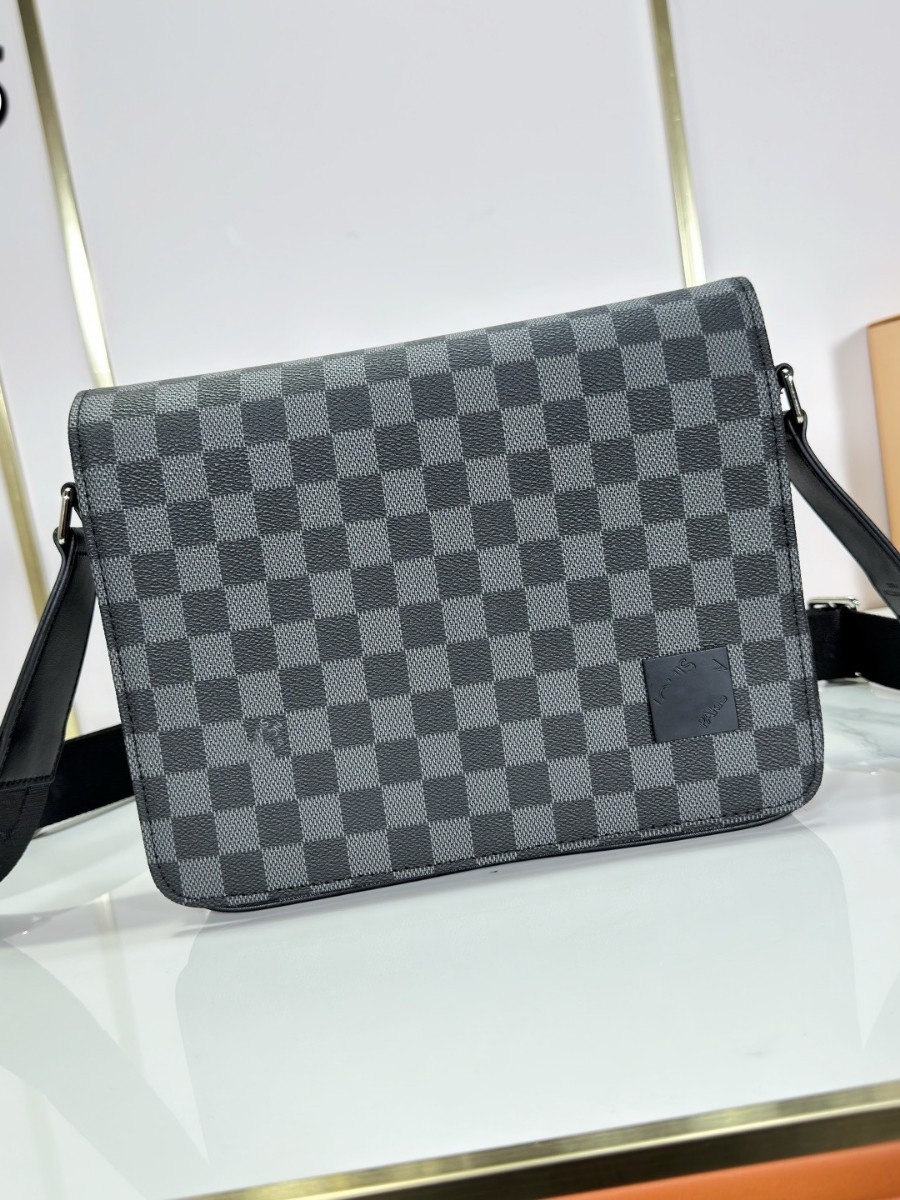【Direct Sales from Guangzhou Factory】Hot-Selling Lv-Style Bags, New High-Quality Men's Bags, Wholesale, Exclusively for Cross-Border Supply