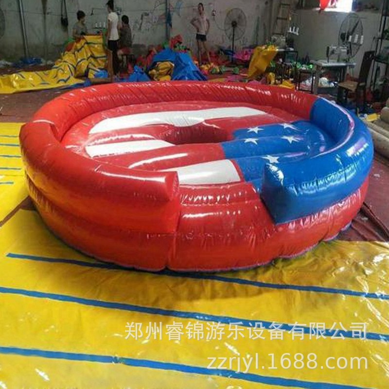 Equipo de entretenimiento de celebridades de Internet Paradise España misma máquina de toros loca para adultos y niños para expandir los fabricantes de juguetes inflables