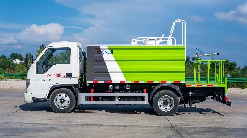 4.5 Square Blue Brand Sprinkler Truck, Fog Cannon, Dust Suppression Truck, Landscaping Sprinkler Truck, Construction Site Flushing, Road Surface, Highway Sprinkler Truck