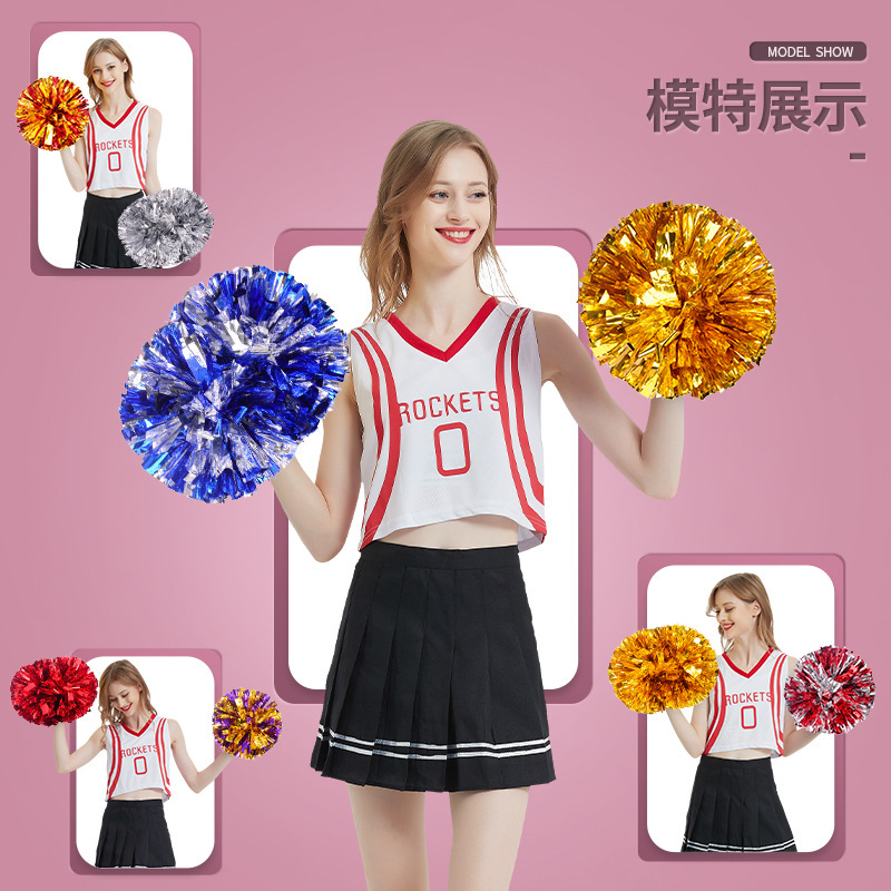 応援団応援団の手で花を振って踊ります。|undefined