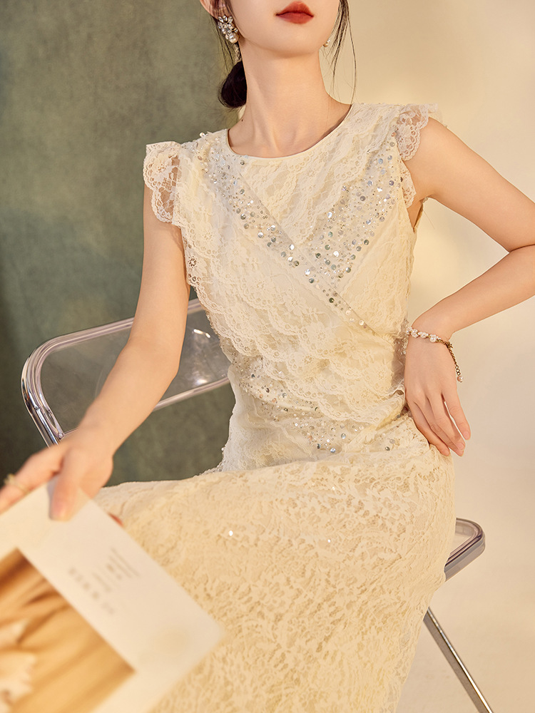 Đầm maxi nữ phong cách Trung Hoa ren đính cườm tay áo xòe cổ tròn dài N5005 — Màu trắng nhạt