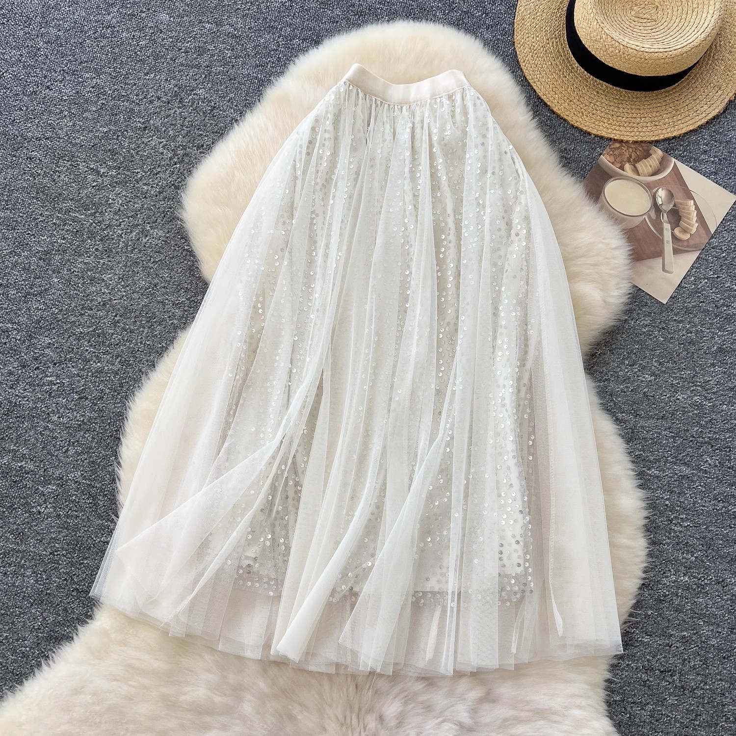 Dámská sukně do a ze sametu a síťoviny s flitry a elastickým pasem_voghion.com