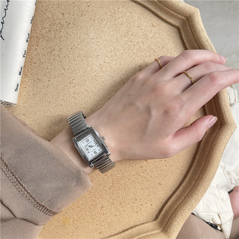 35g Weight Ordinary Glass Mirror Material Vintage Style Solid Color Quartz Women's Watches