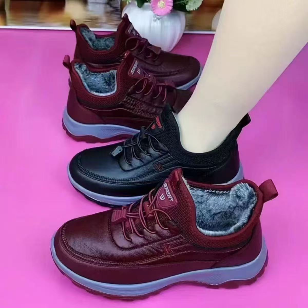 [una] 2025 calzado de terciopelo grueso calentamiento cómodo impermeable zapatos de mujer de algodón suave de mediana edad y mayores image 4