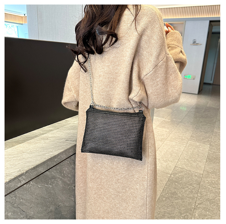 Women's Small Pu Leather Solid Color Vintage Style Classic Style Square Zipper Shoulder Bag display picture 3