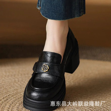 新品康妃妮茶花粗跟厚底乐福鞋圆头英伦风单鞋女高跟小皮鞋