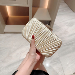 2023国境を越えた新しい晩餐会は欧米の女性のハンドバッグにドリルを入れて宴会をしている