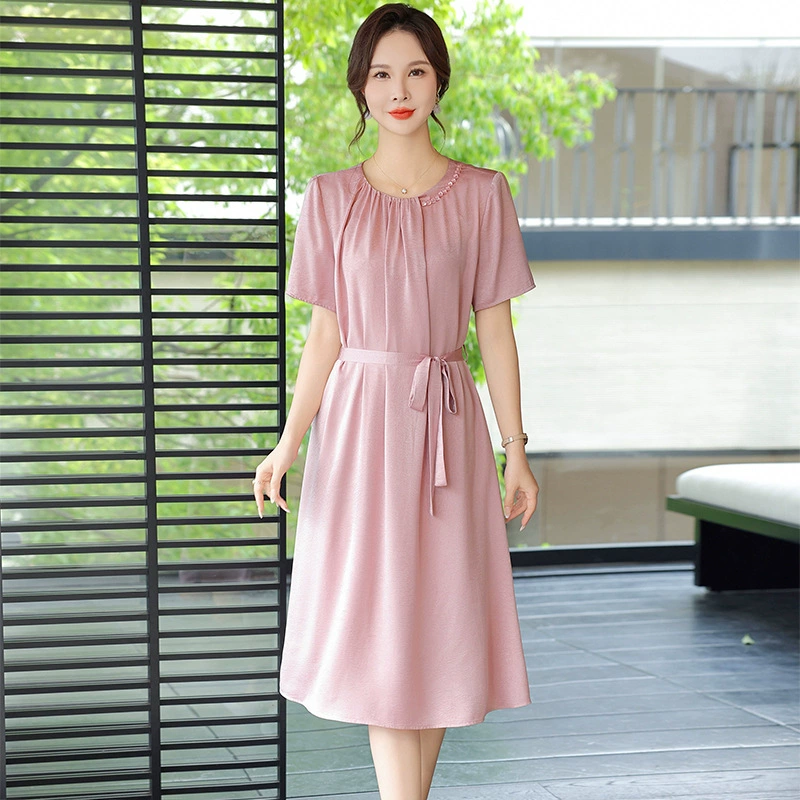 Новое летнее модное платье для мамы, модное женское платье среднего и пожилого возраста, уменьшающее возраст и стройнящее однотонное платье средней длины.