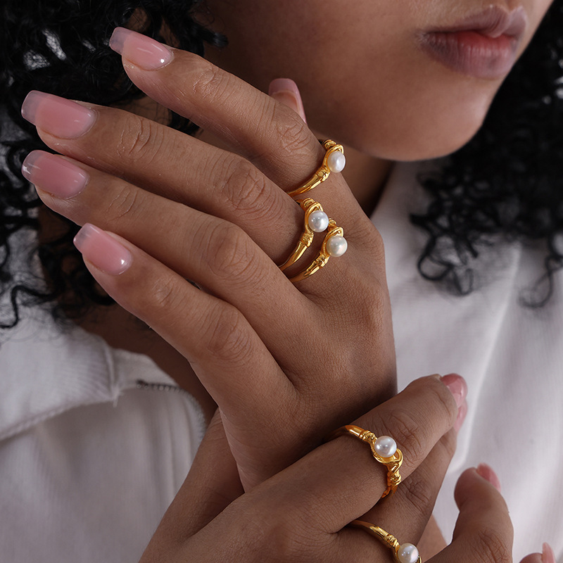 French Style Freshwater Pearl Ring In Gold Titanium Steel_voghion.com