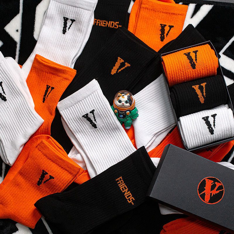 Socks Men's Mid-Calf Socks Vlone European and American Street Skateboard Orange Large V-Shaped Trendy Brand Ins Cotton Women's Stockings Couple