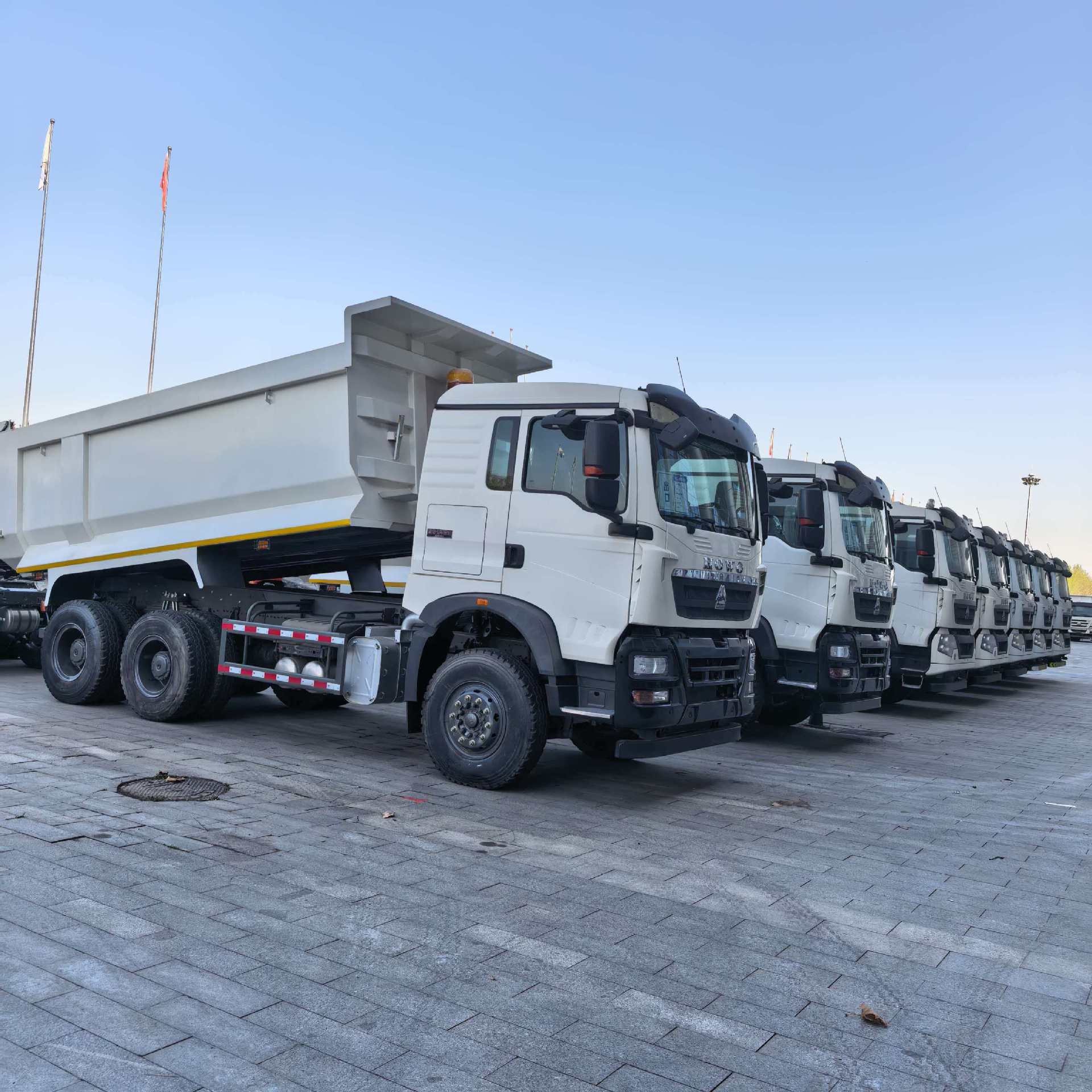 Cross-Border Supply of Sinotruk Howo Dump Trucks Tx6X4, African Dump Trucks, Howo Dump Trucks