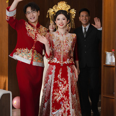 爆款奢华秀禾服2025情侣显瘦结婚翘肩凤冠霞帔重工龙凤褂修身敬酒