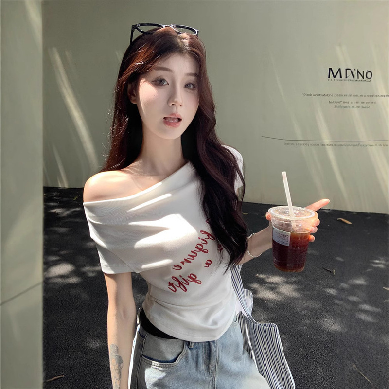 Off-Shoulder Short-Sleeve Slim-Fit T-Shirt for Women, 2026 Summer Letter Print, Slimming Hot Girl Style, Versatile Short Top with Exposed Shoulders Off-Shoulder Short-Sleeve Slim-Fit T-Shirt for Women, 2026 Summer Letter Print, Slimming Hot Girl Style, Versatile Short Top with Exposed Shoulders