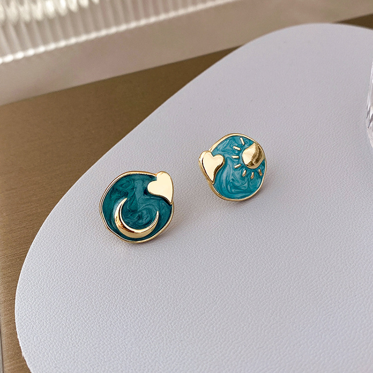 12g Weight Ear Cuffs, Ear Studs Classification 1 Pair Casual Simple Style Sun Star Moon Asymmetrical Enamel Plating Alloy Ear Cuffs Ear Studs