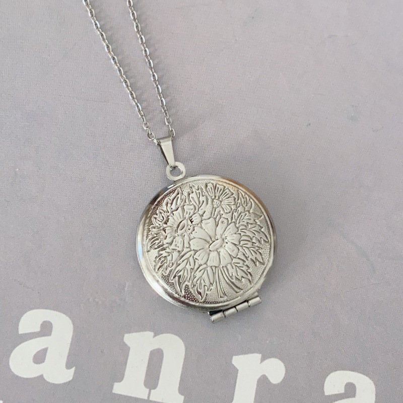 316 Stainless Steel Material Round, Flower Pattern 18K Gold Plated Rose Gold Plated White Gold Plated 316 Stainless Steel Ion Plating (IP) Round Flower IG Style Locket Necklace For Unisex
