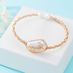 Factory direct supply fresh water pearl bracelet new fashion baroque girl wind pearl jewelry wholesale generation hair