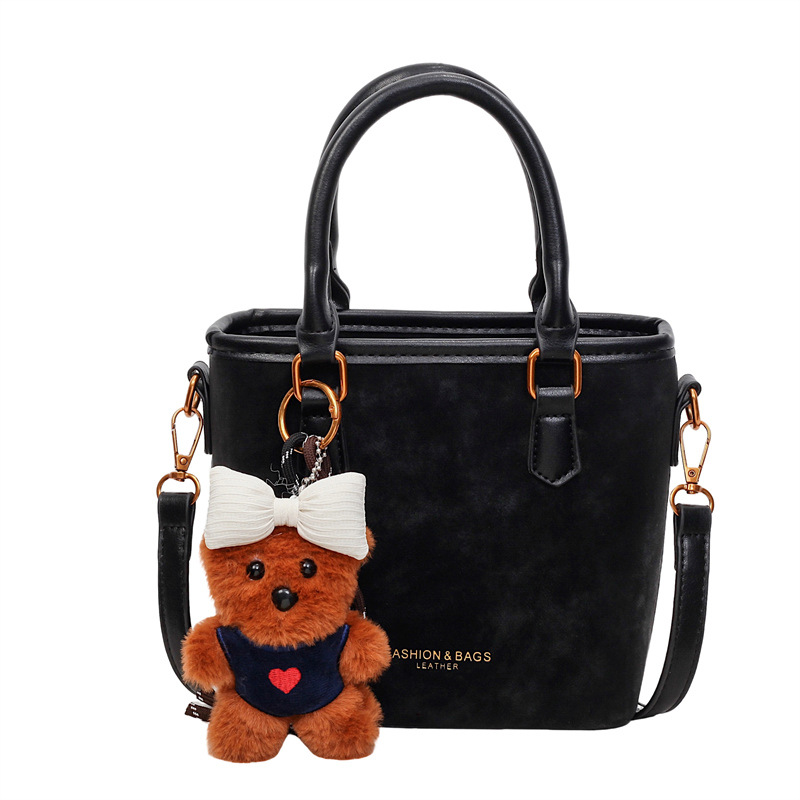 Bolso de mano esmerilado transfronterizo 2025, nuevo invierno popular bolso de cubo de moda de mujer bolso de hombro de estilo extranjero mochila