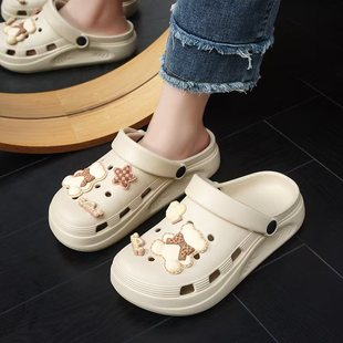 Stepping on excrement feeling hole shoes women's 2025 new style outer wear anti-slip net red beach baotou thick-soled soft-soled roast duck slippers