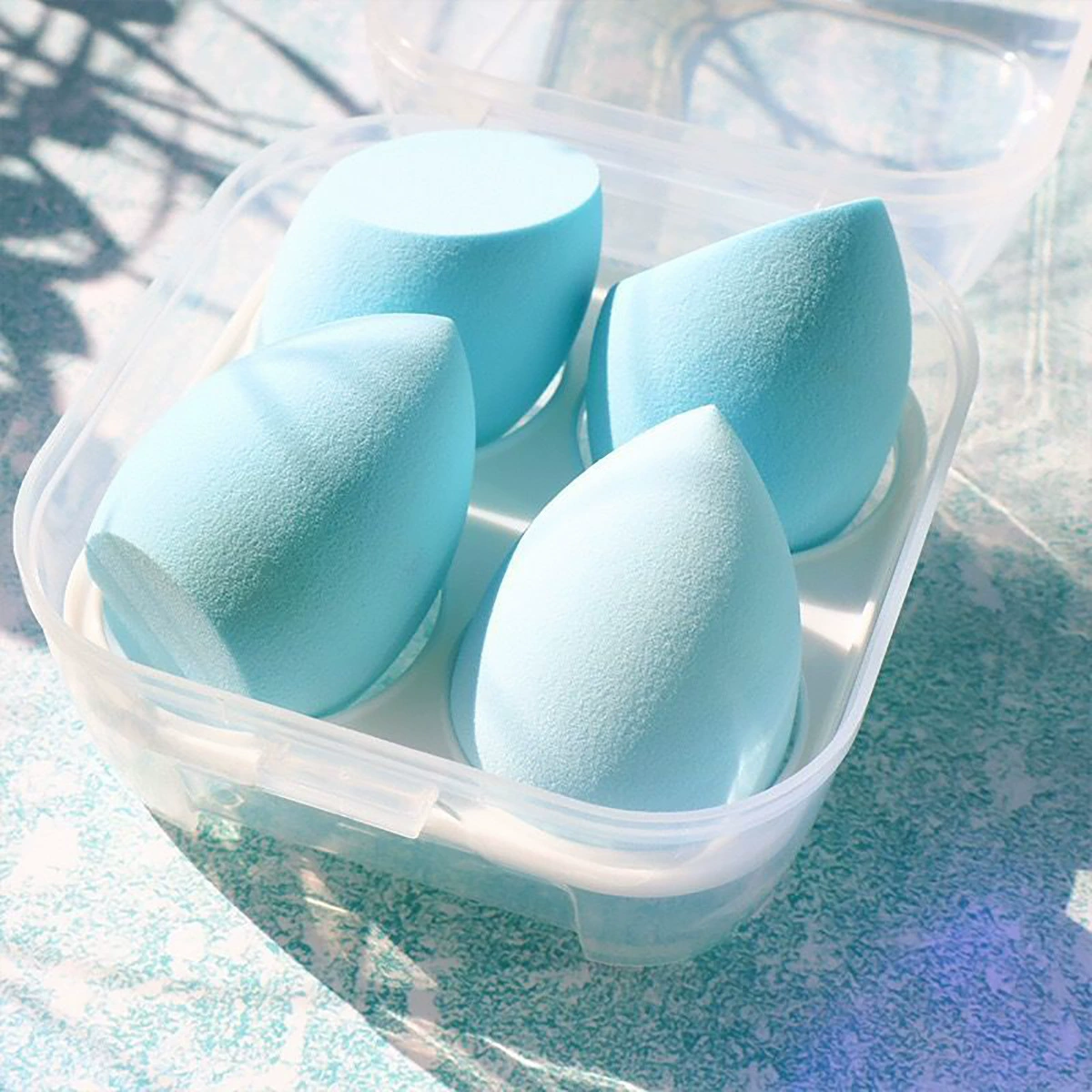 Makeup Sponge Set, 4-Cell Compact Case, Soft Round Cosmetic Blenders (assorted colors)