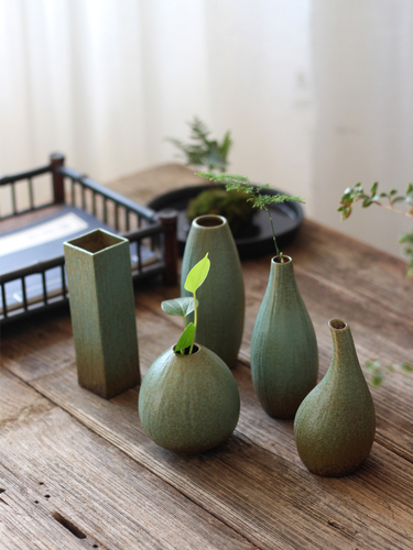 Creative water-cultivated plant vase, living room flower arrangement, minimalist retro ceramic, dried flower decoration, Zen-style vase, ginger tea.