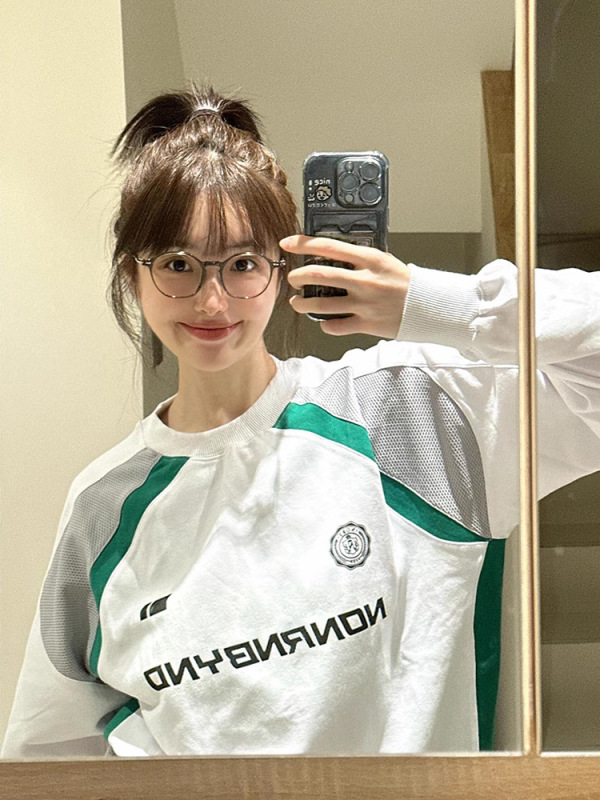 アメリカのレトロなユニホームのアルファベットは色にぶつかって長袖のtシャツの女性の春秋のデザイン感をつなぎ合わせます。|undefined