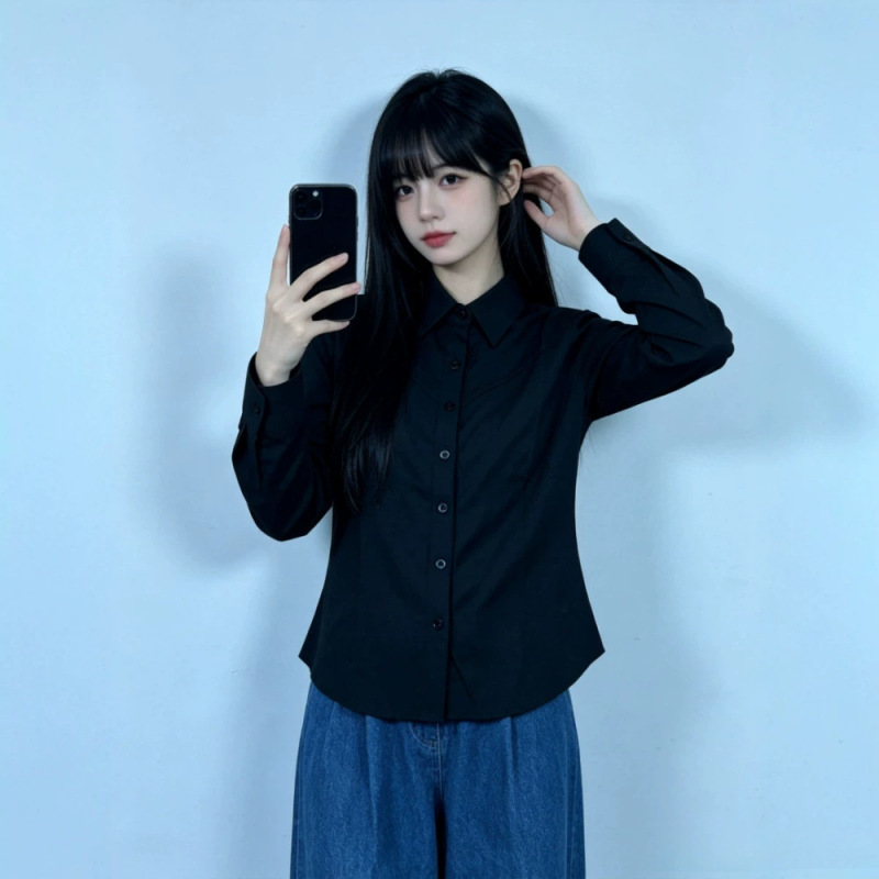 Elegant Korean-style black shirt for women, featuring a chic design perfect for autumn, a slim-fit silhouette that's flattering and slimming, ideal for layering as an inner wear or long-sleeved top for work Elegant Korean-style black shirt for women, featuring a chic design perfect for autumn, a slim-fit silhouette that's flattering and slimming, ideal for layering as an inner wear or long-sleeved top for work