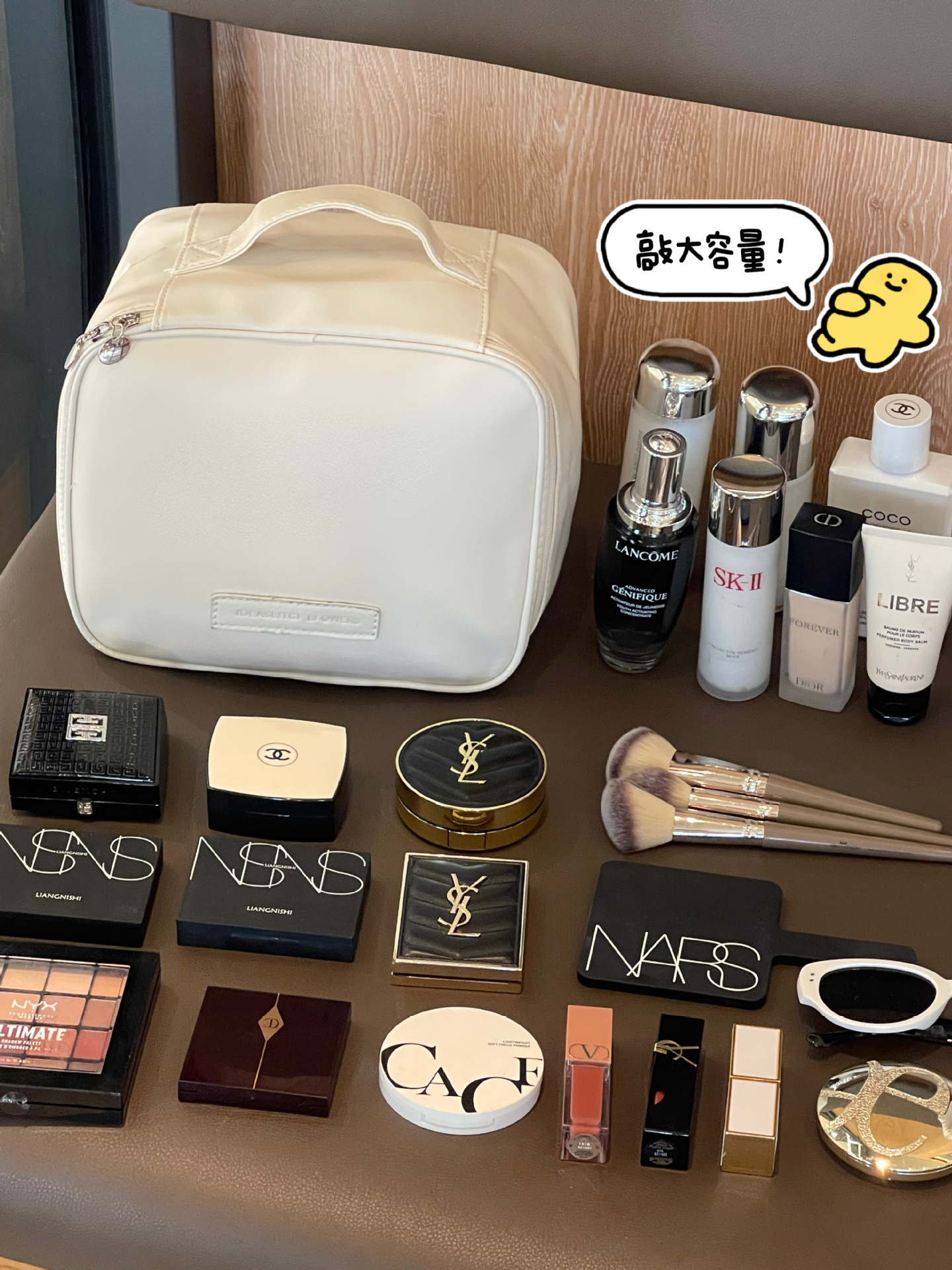 Bolsa de cosméticos portátil de gran capacidad para salir portátil avanzado 2025 nuevo viaje ropa portátil almacenamiento de cosméticos